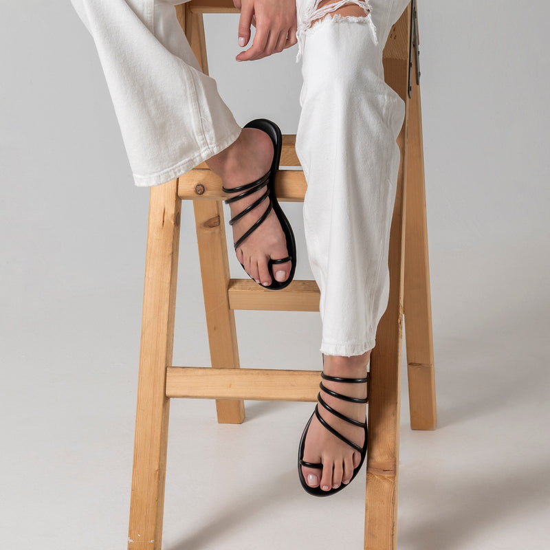 Stafilo Rinitas Stafilo || Black – Alessandra-Sandals
